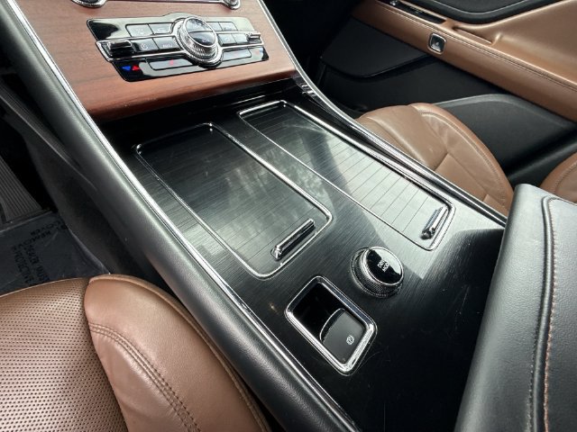Used 2023 Lincoln Aviator Reserve RWD image 21