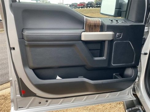 Certified 2019 Ford F150 Lariat w/ Equipment Group 502A Luxury image 51