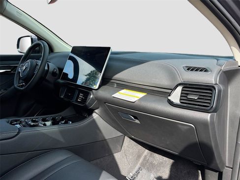 New 2025 VinFast VF 8 Eco AWD/4WD image 28