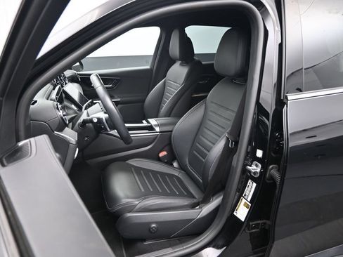 Used 2024 Mercedes-Benz GLC 300 4MATIC image 20