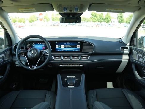 Certified 2026 Mercedes-Benz GLS 450 4MATIC image 21
