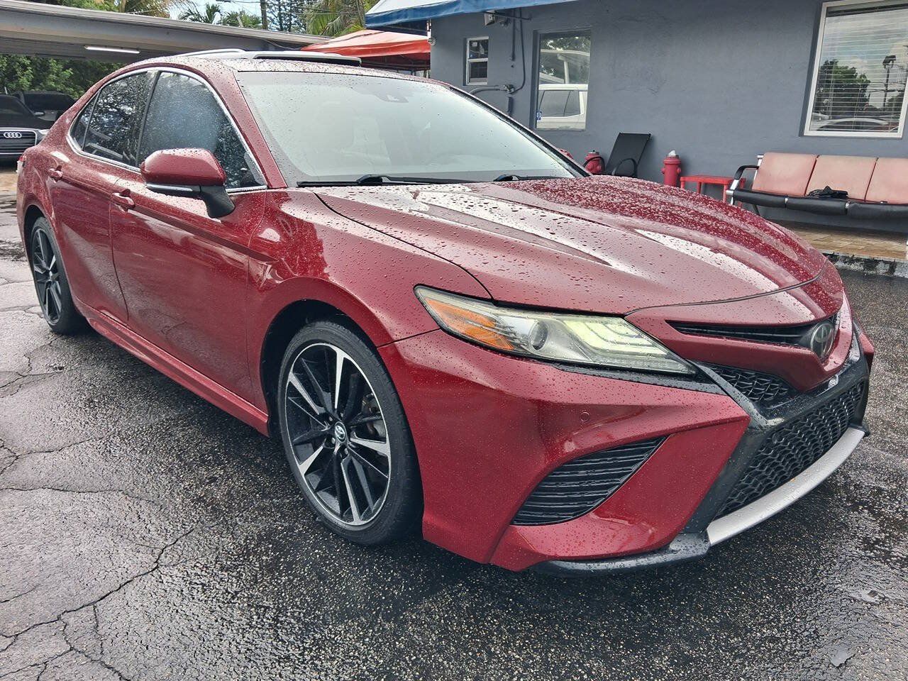 Used 2018 Toyota Camry XSE FWD image 5