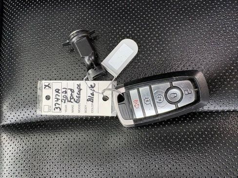 Used 2021 Ford Escape SEL w/ Technology Package AWD/4WD image 6