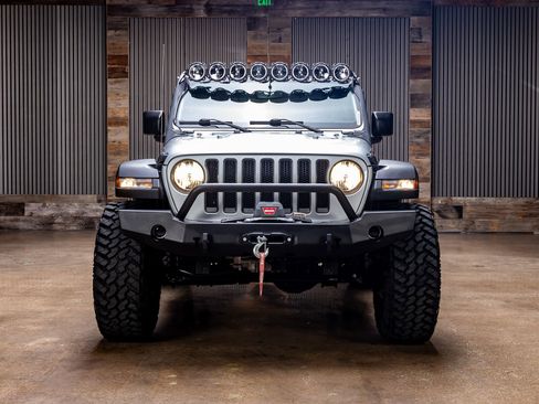 Used 2022 Jeep Wrangler Rubicon AWD/4WD image 2