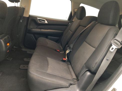 Used 2020 Nissan Pathfinder SV FWD image 18