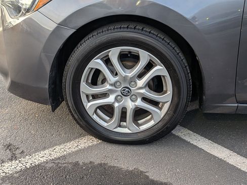 Used 2018 Toyota Yaris iA image 13