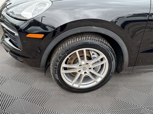 Used 2021 Porsche Cayenne Coupe image 36
