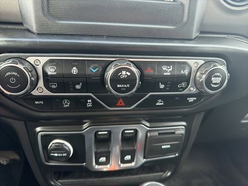 Used 2023 Jeep Wrangler Willys image 35