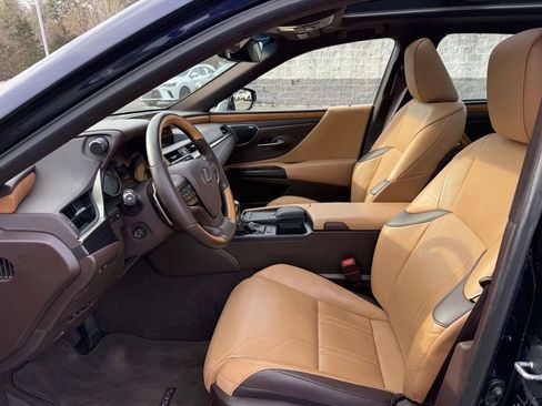 Used 2019 Lexus ES 350 Ultra Luxury w/ Accessory Package 2 image 13