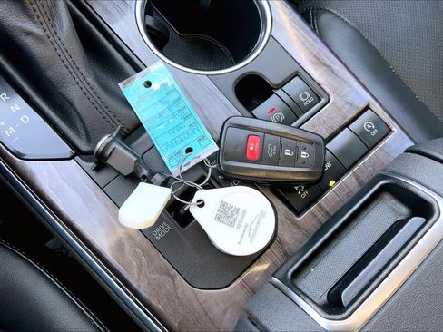 Used 2021 Toyota Highlander Limited image 15