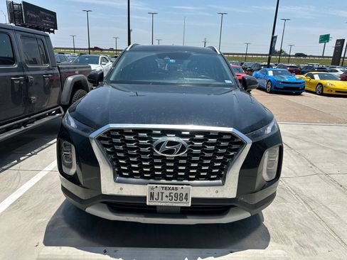 Used 2020 Hyundai Palisade SEL w/ Premium Package FWD image 3