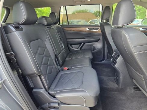 Used 2025 Volkswagen Atlas SE image 26