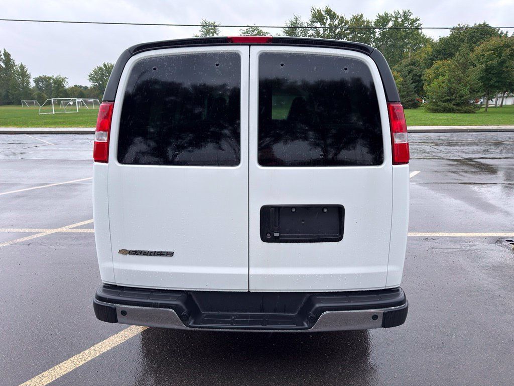 New 2025 Chevrolet Express 3500 LS w/ Chrome Appearance Package RWD image 8