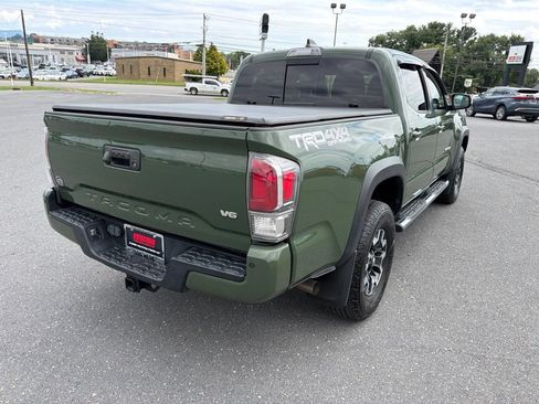 Used 2021 Toyota Tacoma TRD Off-Road w/ Technology Package AWD/4WD image 5