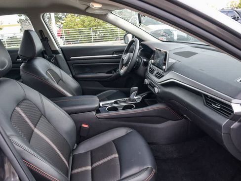 Used 2025 Nissan Altima 2.5 SR AWD/4WD image 19