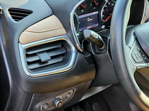 Used 2023 Chevrolet Equinox Premier FWD image 16