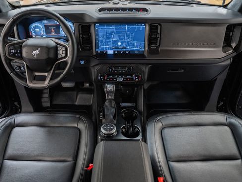 Used 2025 Ford Bronco Badlands image 27