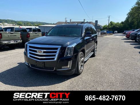 Used 2016 Cadillac Escalade Luxury AWD/4WD image 1