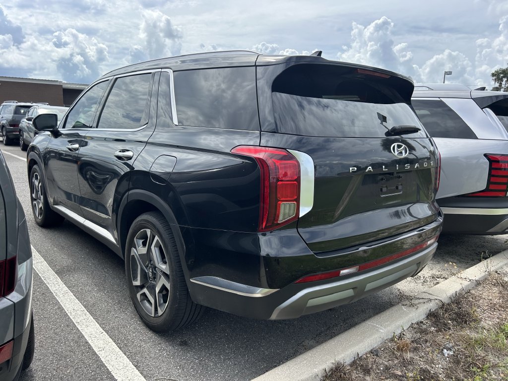 Used 2024 Hyundai Palisade Limited FWD image 6