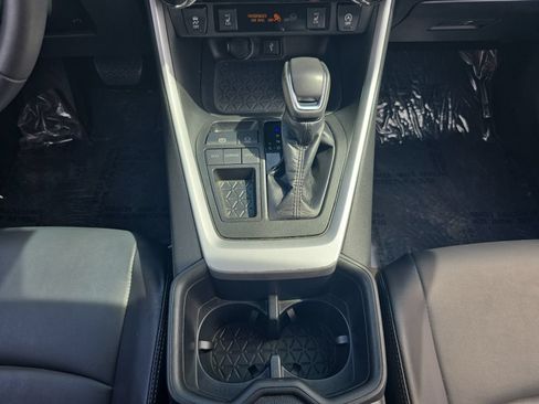 Certified 2022 Toyota RAV4 XLE Premium FWD image 17
