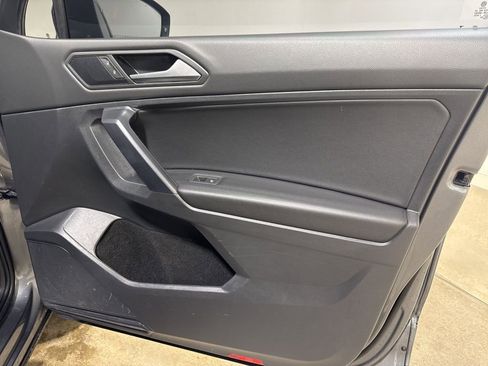 Used 2021 Volkswagen Tiguan SE R-Line image 26