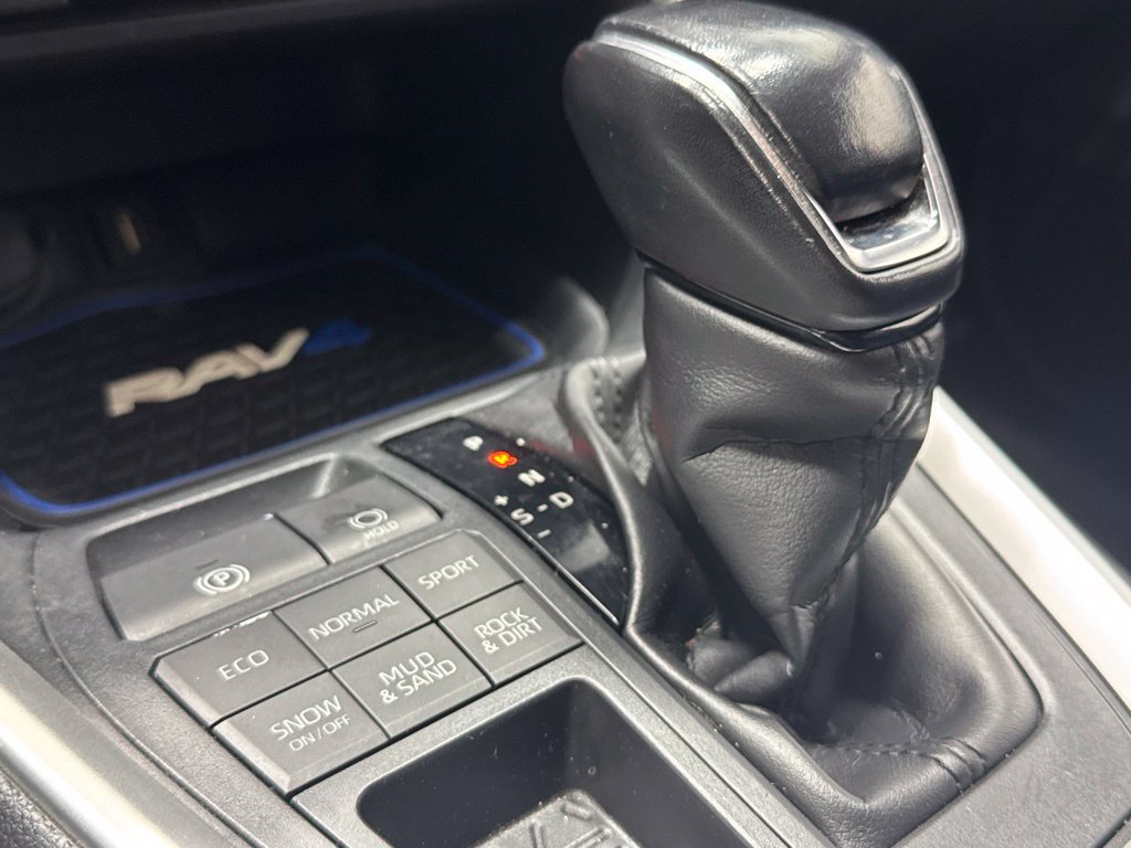 Used 2020 Toyota RAV4 XLE w/ Convenience Package AWD/4WD image 17