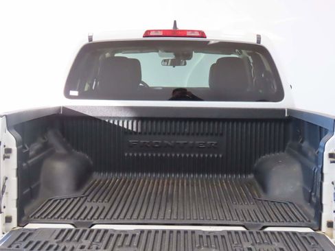 Used 2023 Nissan Frontier SV image 5