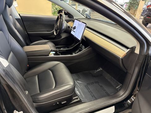 Used 2019 Tesla Model 3 Standard Range Plus image 16