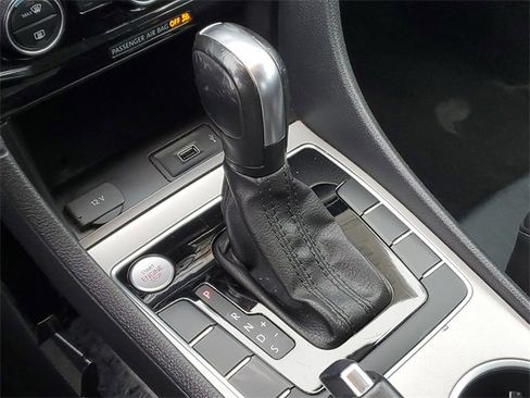 Used 2022 Volkswagen Passat 2.0T SE image 20