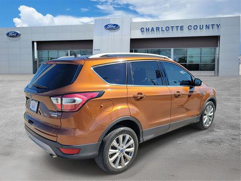Used 2017 Ford Escape Titanium image 4