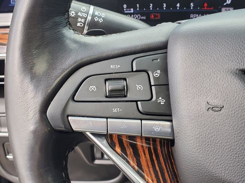 Used 2023 Cadillac Escalade Premium Luxury RWD image 23