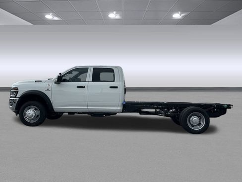 New 2026 RAM 5500 Tradesman w/ Chrome Appearance Group image 4