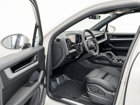 New 2026 Porsche Cayenne image 7