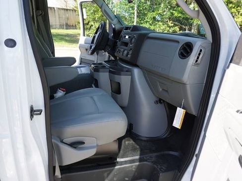 New 2027 Ford E-450 and Econoline 450 Super Duty w/ Power Equipment Group image 3