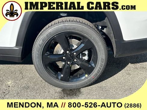 New 2025 Jeep Grand Cherokee L Altitude image 8