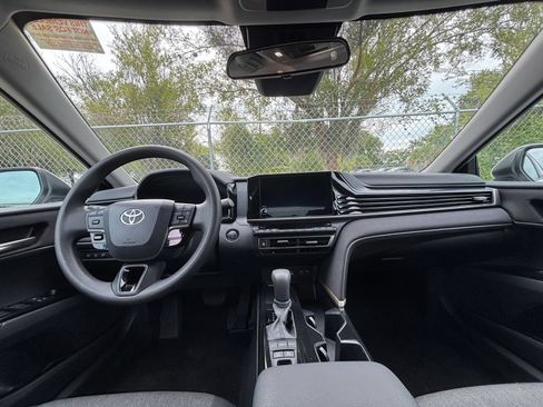 Used 2026 Toyota Camry LE FWD image 32