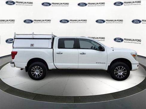 Used 2021 Nissan Titan SV w/ SV Convenience Package image 6