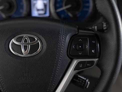 Used 2019 Toyota Sienna XLE FWD image 35