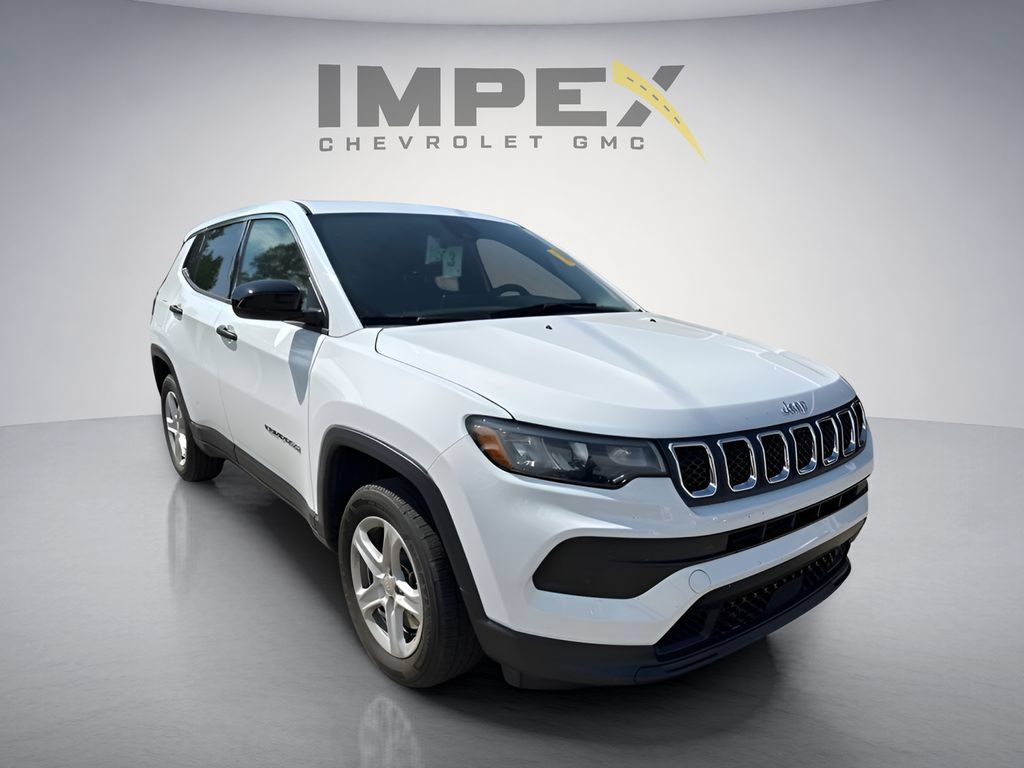 Used 2024 Jeep Compass Sport AWD/4WD image 5