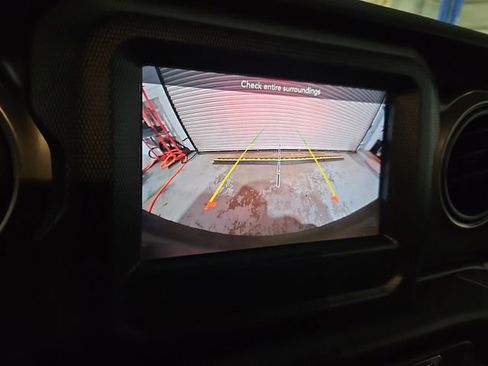 Used 2022 Jeep Wrangler Unlimited Sport image 22