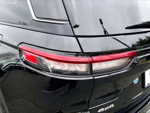 Used 2023 Jeep Grand Cherokee Summit image 26