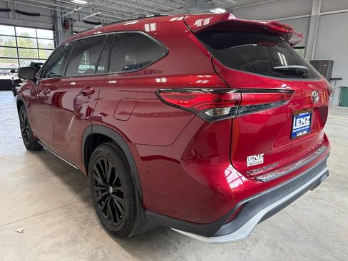 Used 2023 Toyota Highlander XSE AWD/4WD image 5