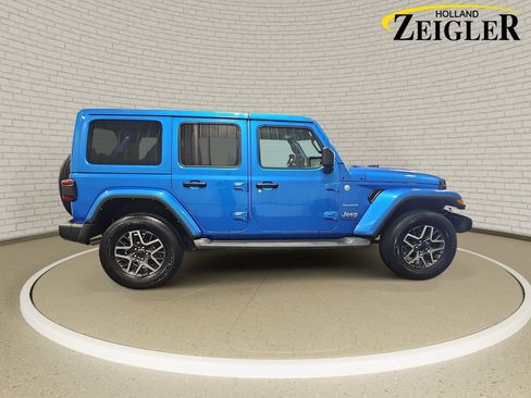 Used 2024 Jeep Wrangler Unlimited Sahara w/ Technology Group AWD/4WD image 4