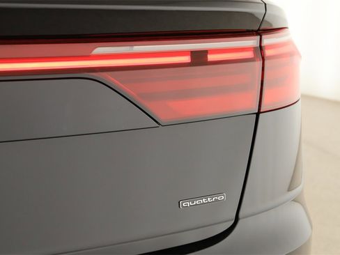 Used 2025 Audi Q8 Prestige w/ Prestige Package image 30