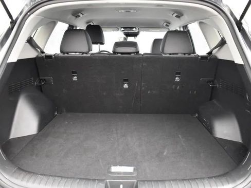 Used 2025 Kia Seltos S image 16