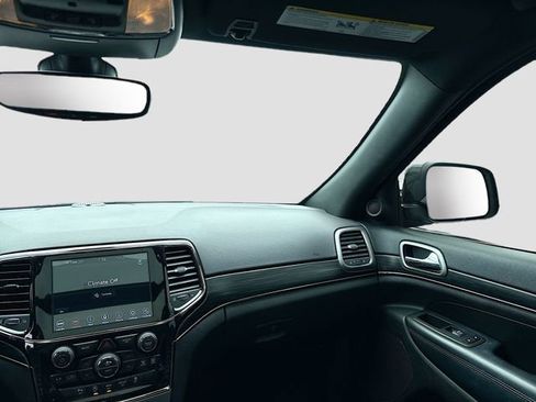 Used 2020 Jeep Grand Cherokee Limited X image 26