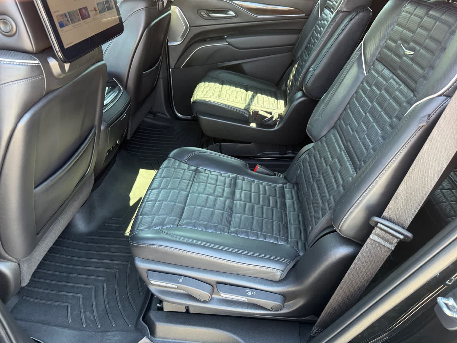 Used 2023 Cadillac Escalade Sport Platinum AWD/4WD image 11