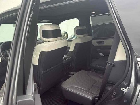 Used 2025 Toyota Sequoia Capstone AWD/4WD image 9