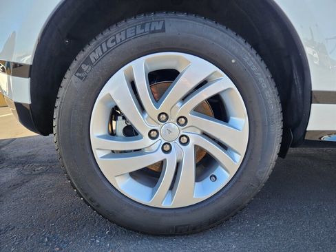 Used 2023 Land Rover Range Rover Evoque R-Dynamic S image 17