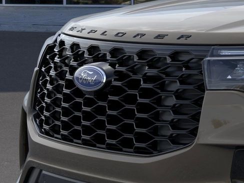 New 2026 Ford Explorer ST-Line w/ ST-Line Street Pack AWD/4WD image 18